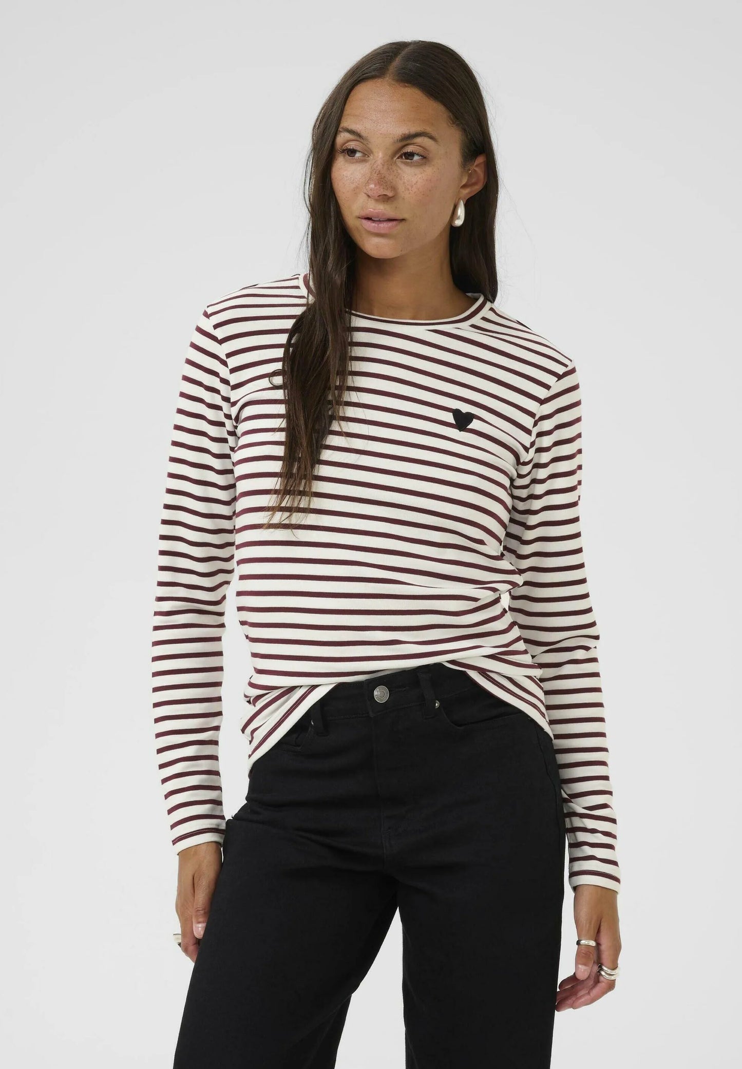 Liddy T-Shirt Chalk Windsor Wine