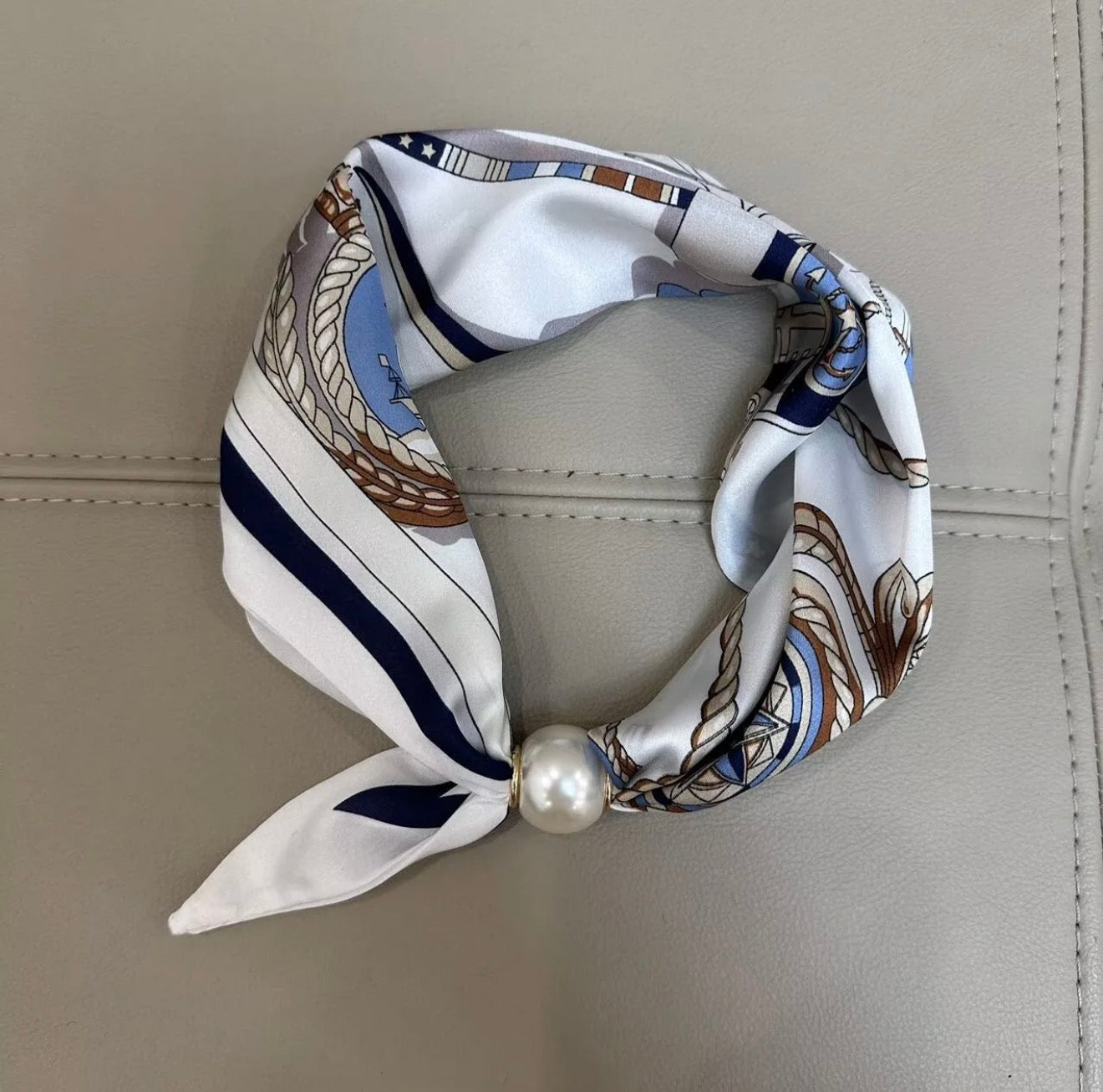 Pearl Magnetic Scarf I