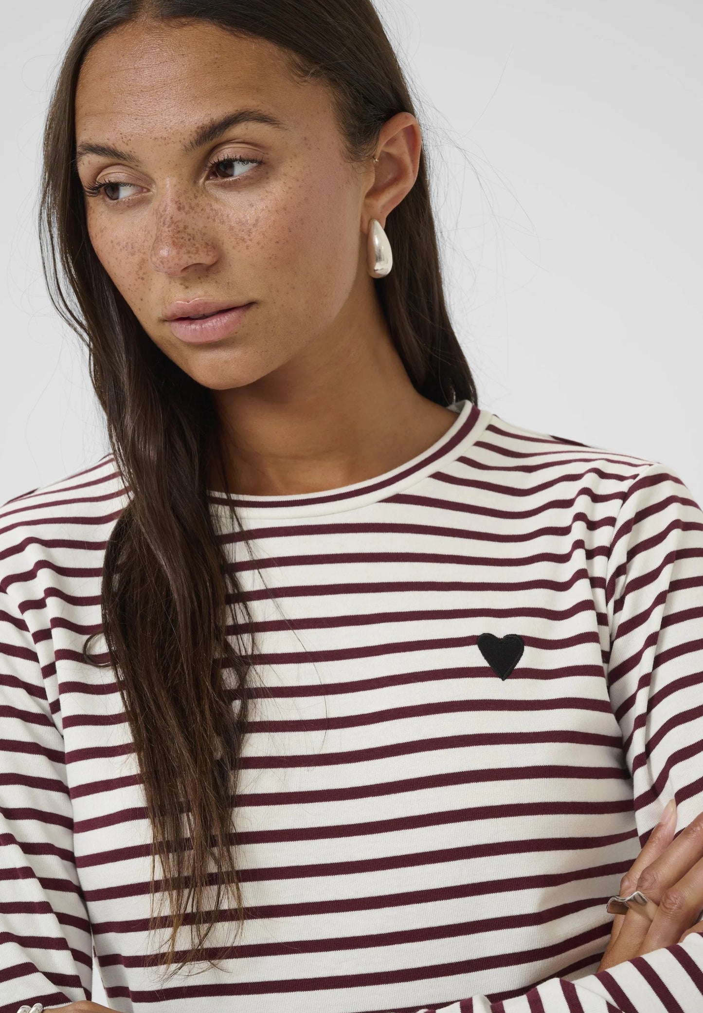 Liddy T-Shirt Chalk Windsor Wine