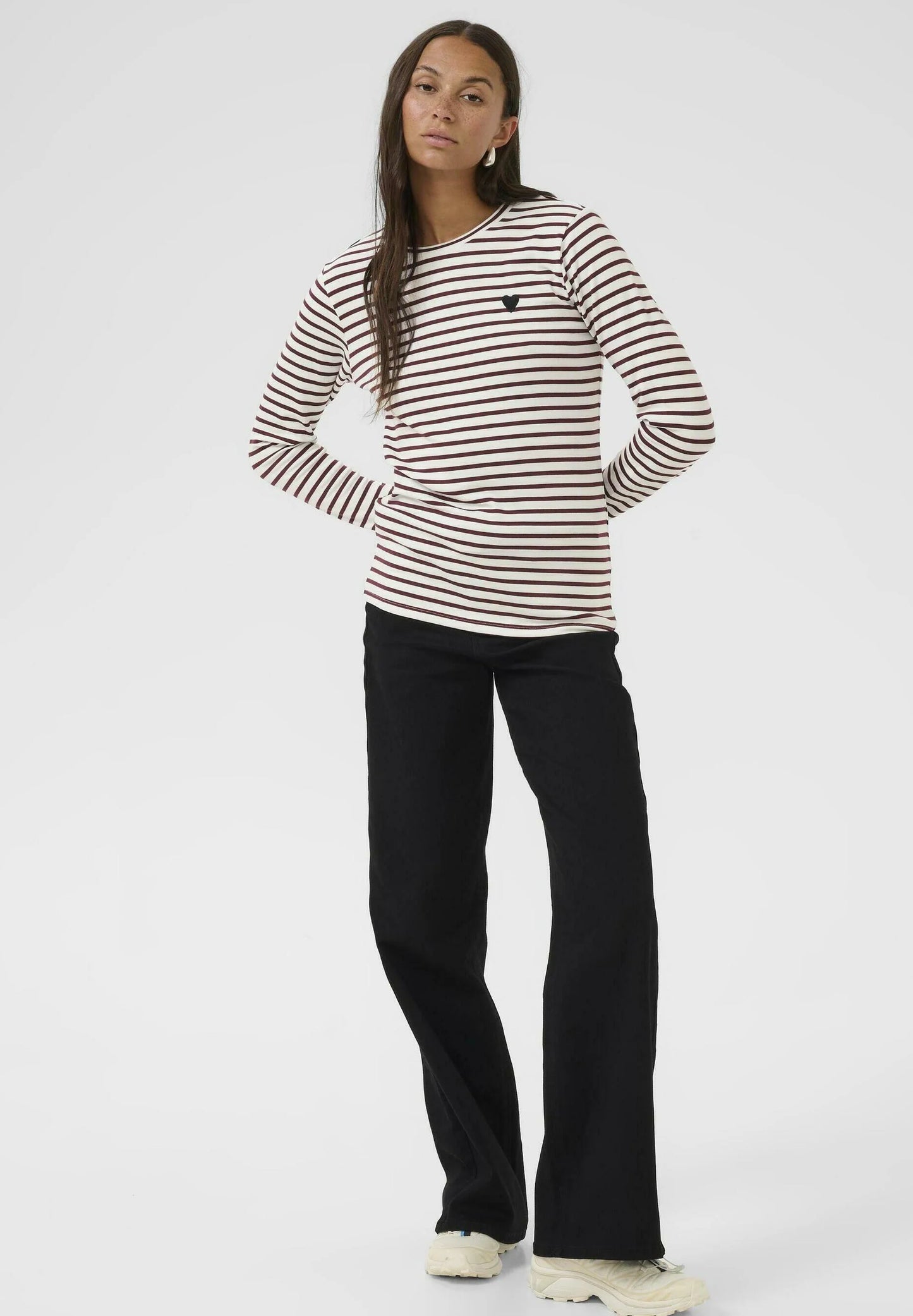 Liddy T-Shirt Chalk Windsor Wine