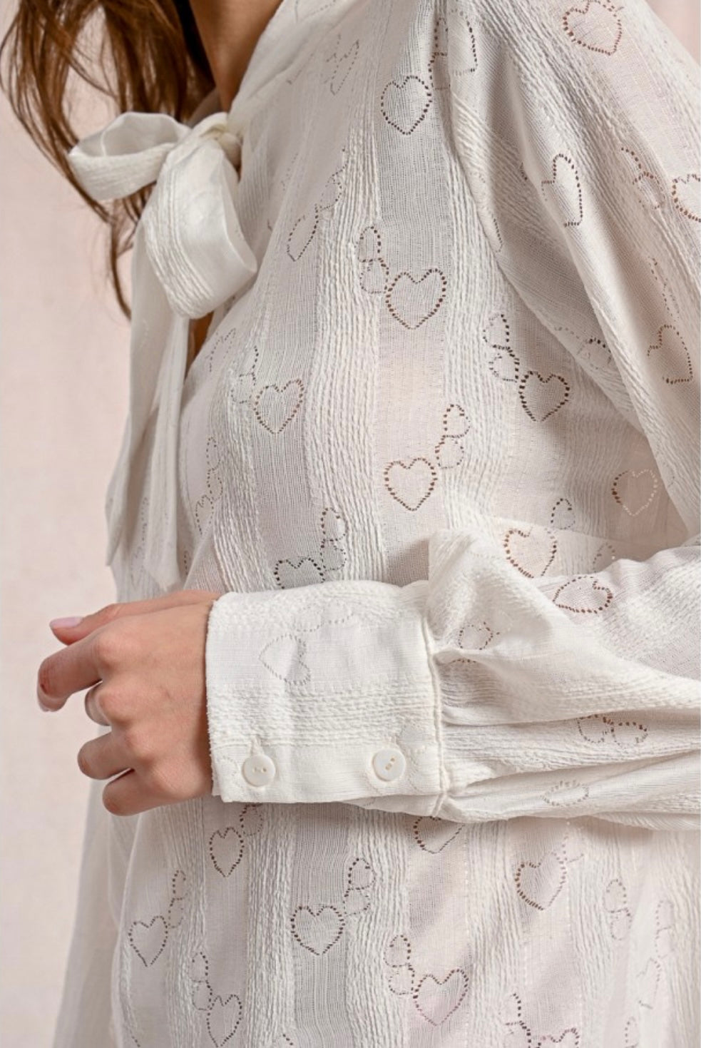 HEART-PATTERNED BOW BLOUSE