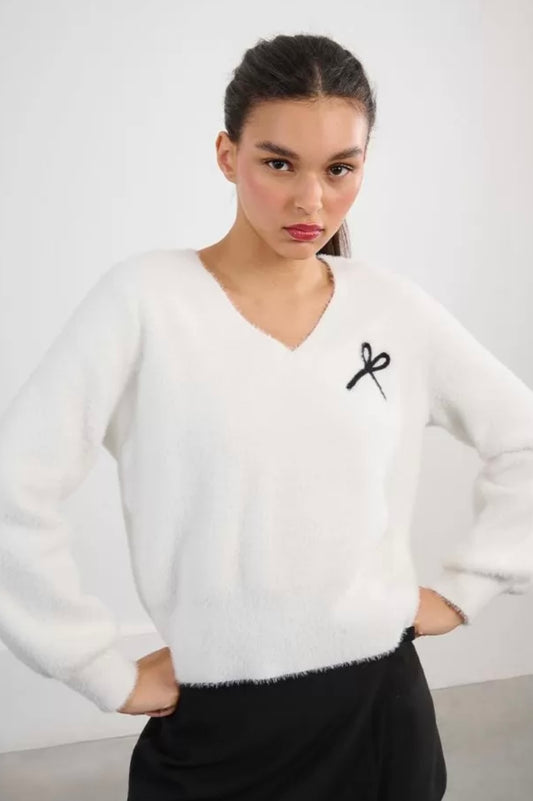Bow FLUFFY SWEATER