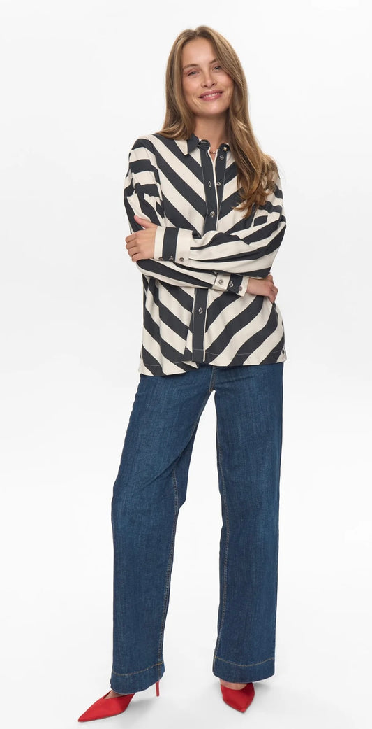 NuMINZU STRIPE SHIRT - Caviar
