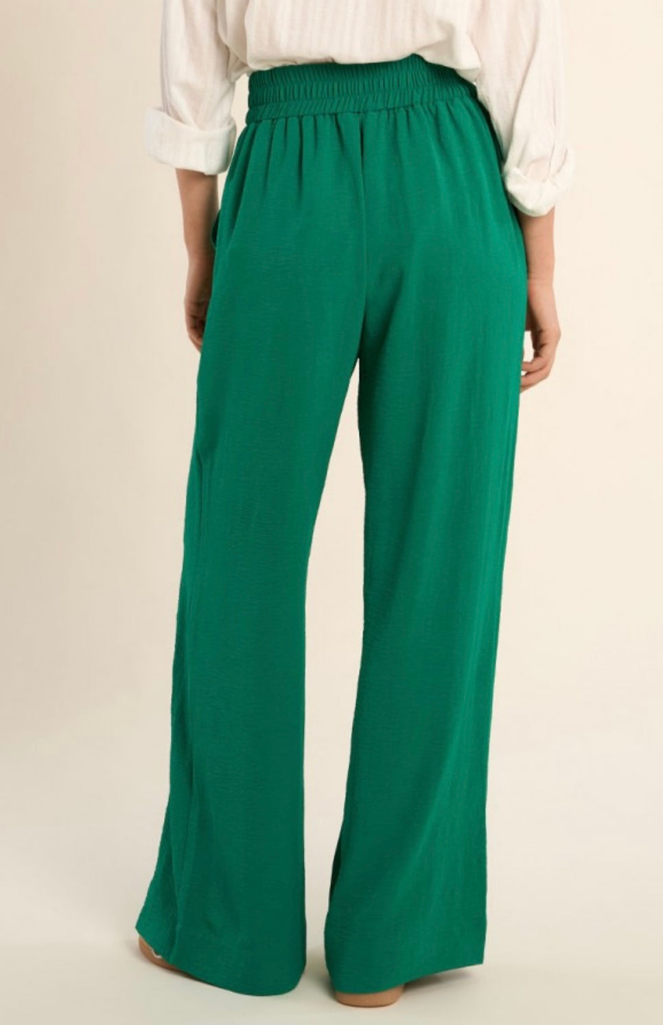 HIGH-WAISTED, FLOWING TROUSERS