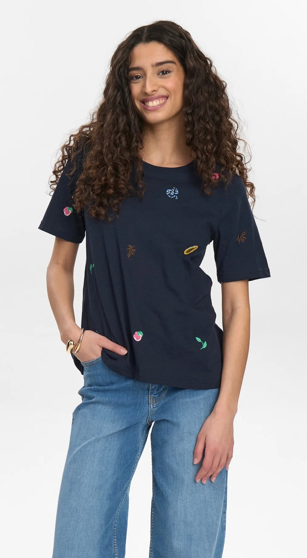 NUZOEY T-SHIRT
