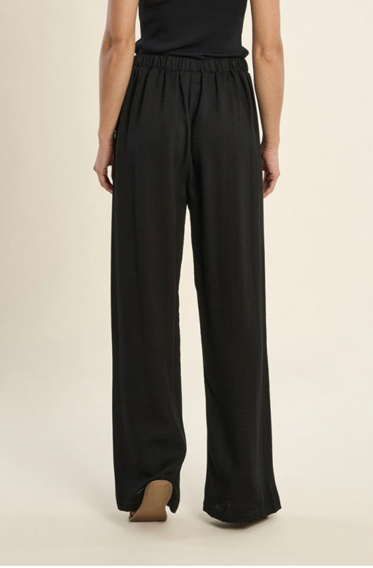 FLOWY, HIGH-WAISTED TROUSERS