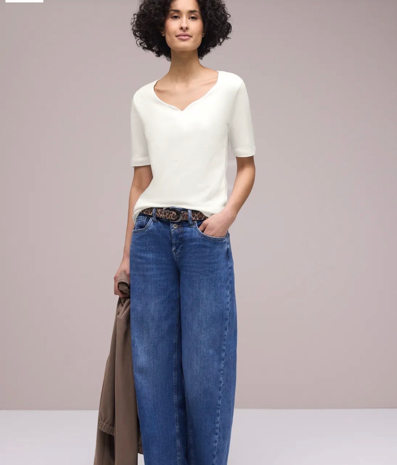 Ada heart neck Top