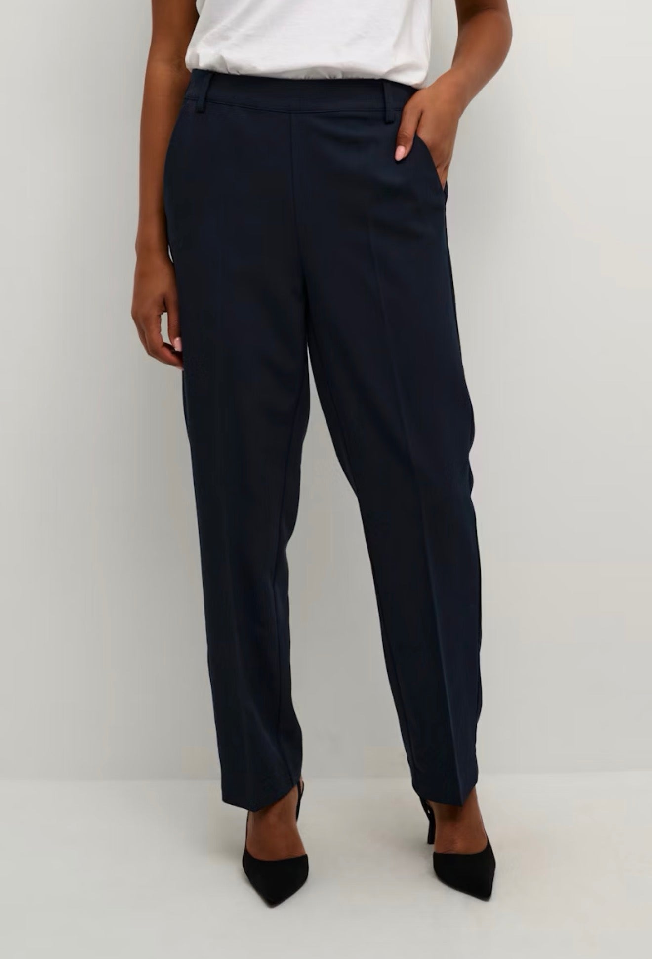 KAsakura cropped trousers (midnight marine)