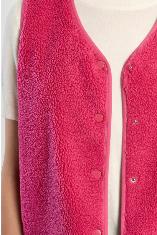 SHORT SLEEVELESS JACKET