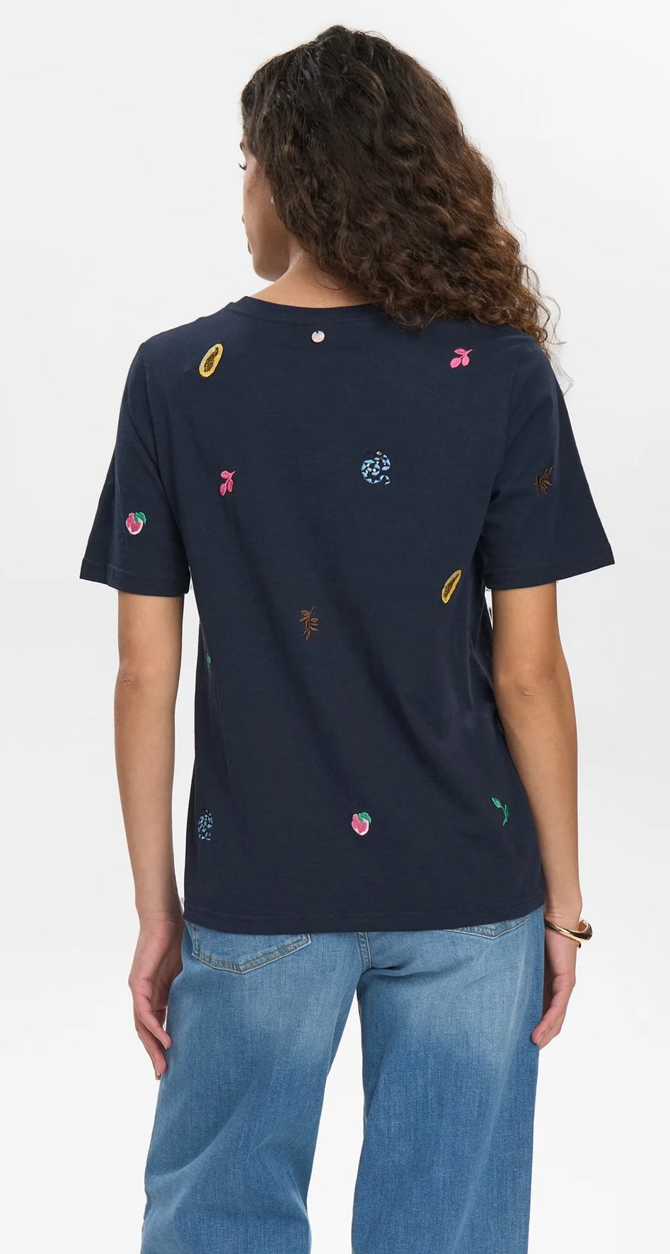 NUZOEY T-SHIRT