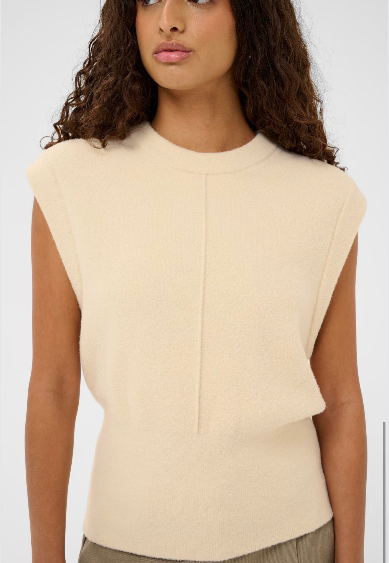 SLnerea vest (cream)