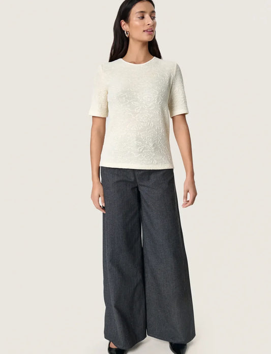 Lupina claudetta tee