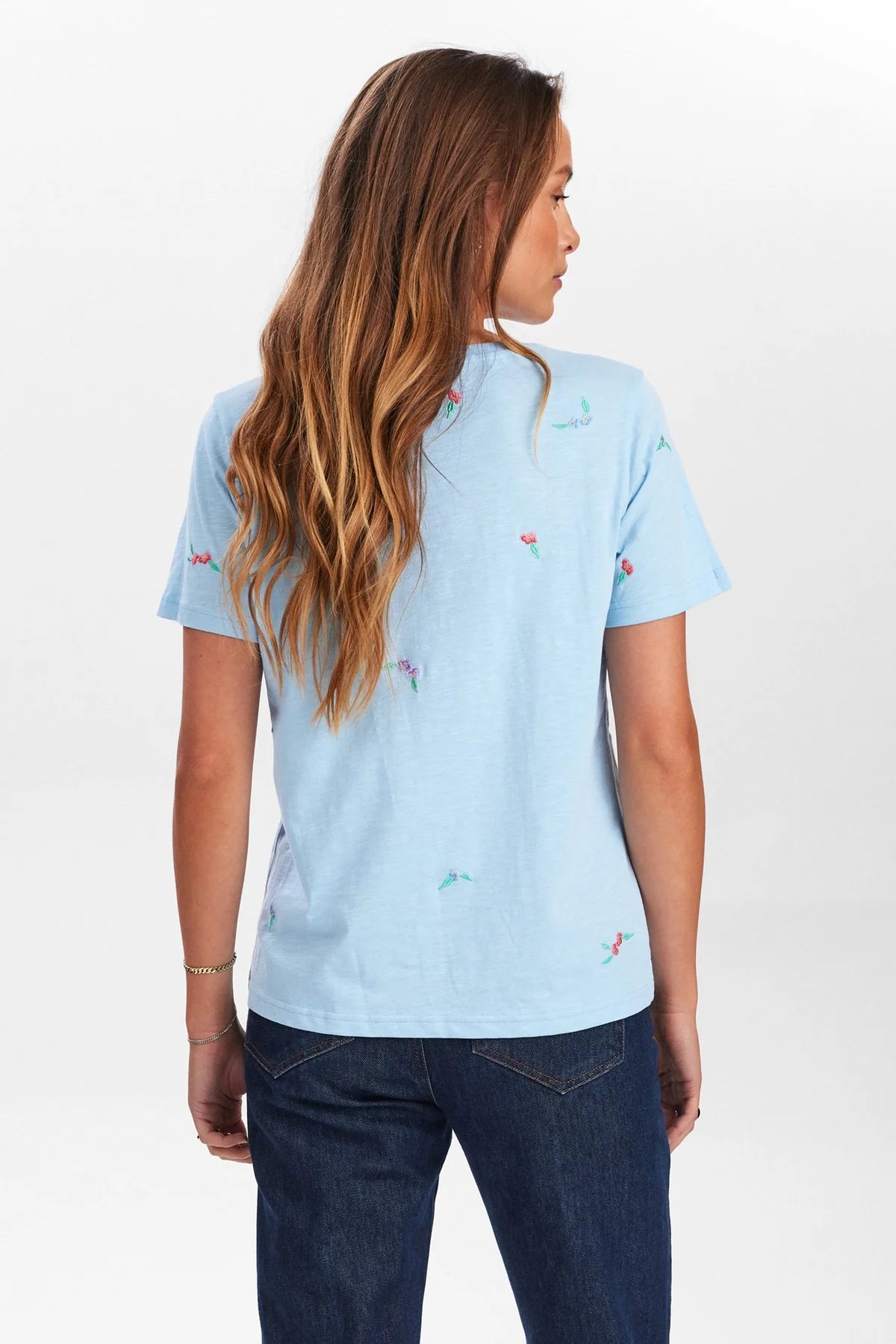 NUSUIS T-SHIRT