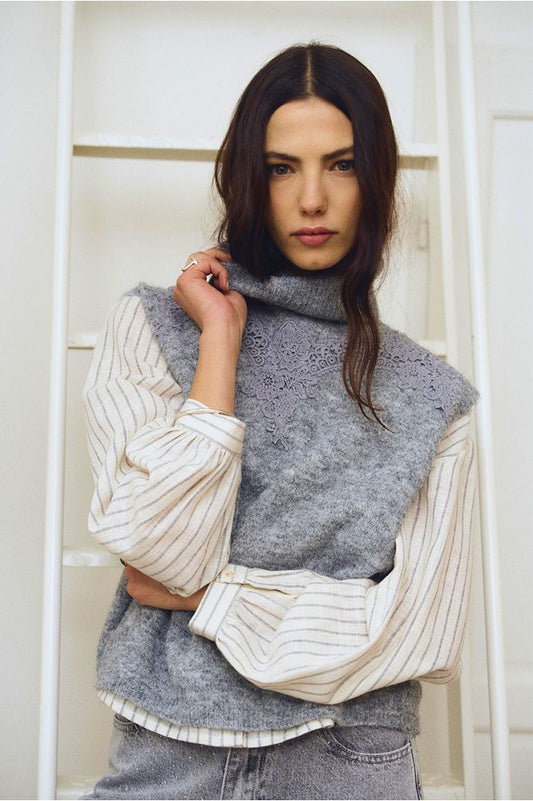 Grey Sleeveless knit