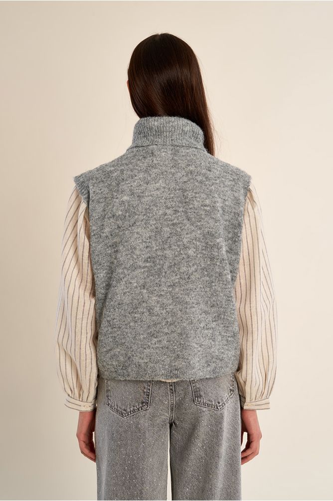 Grey Sleeveless knit