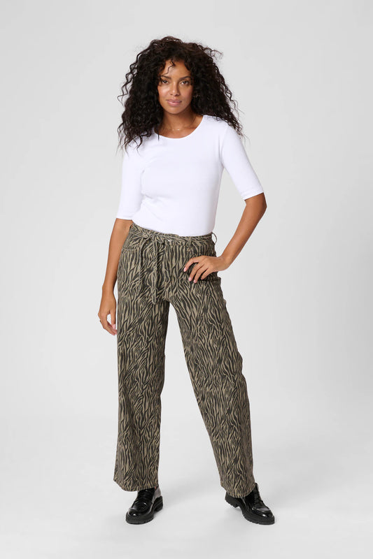 Leondra Straight Jeans