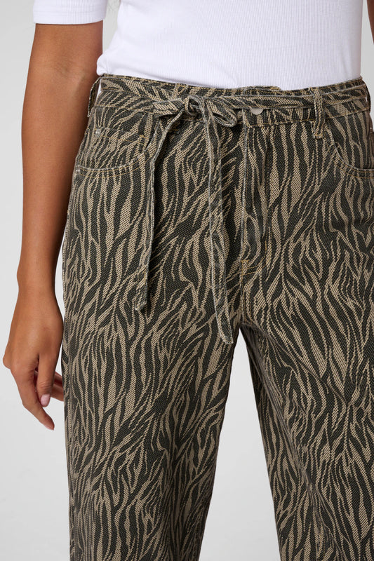 Leondra Straight Jeans