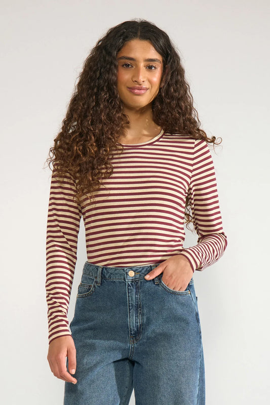 Nurixie Top