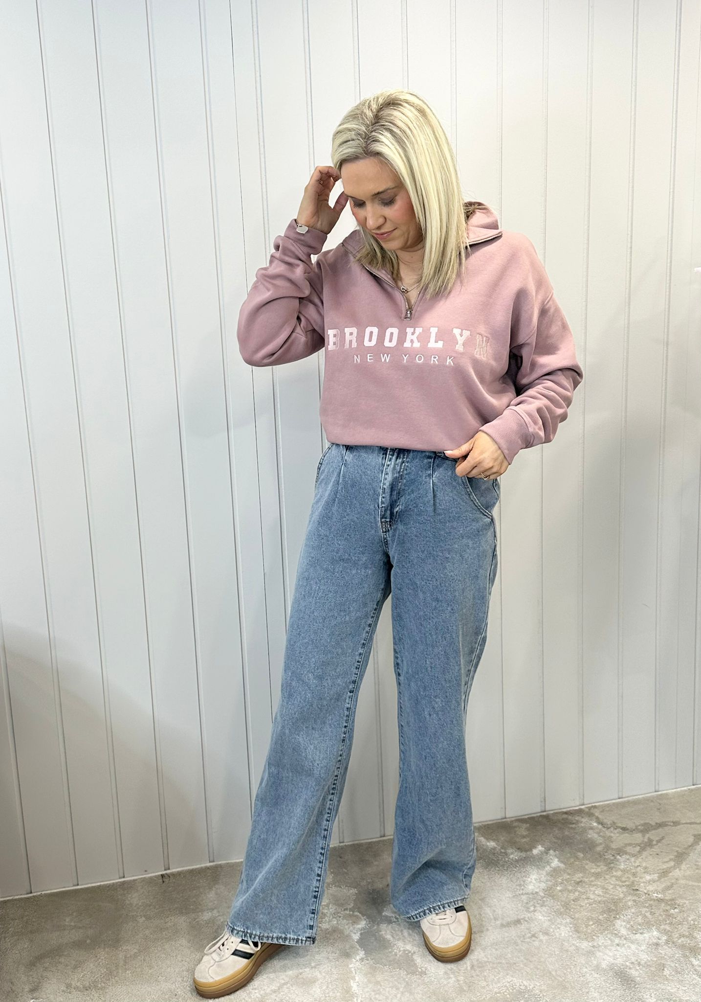 Wide leg jeans (light wash)