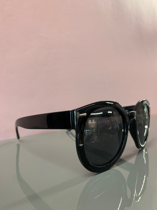 Black sunglasses