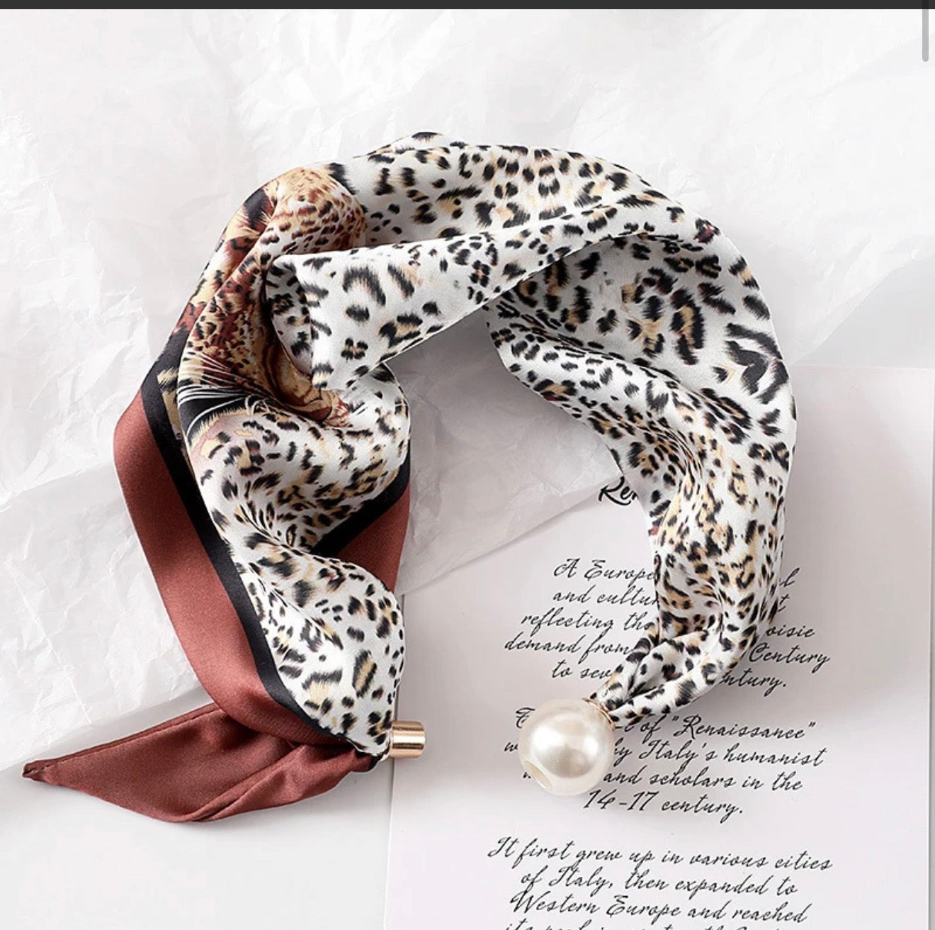 Pearl Magnetic Scarf G