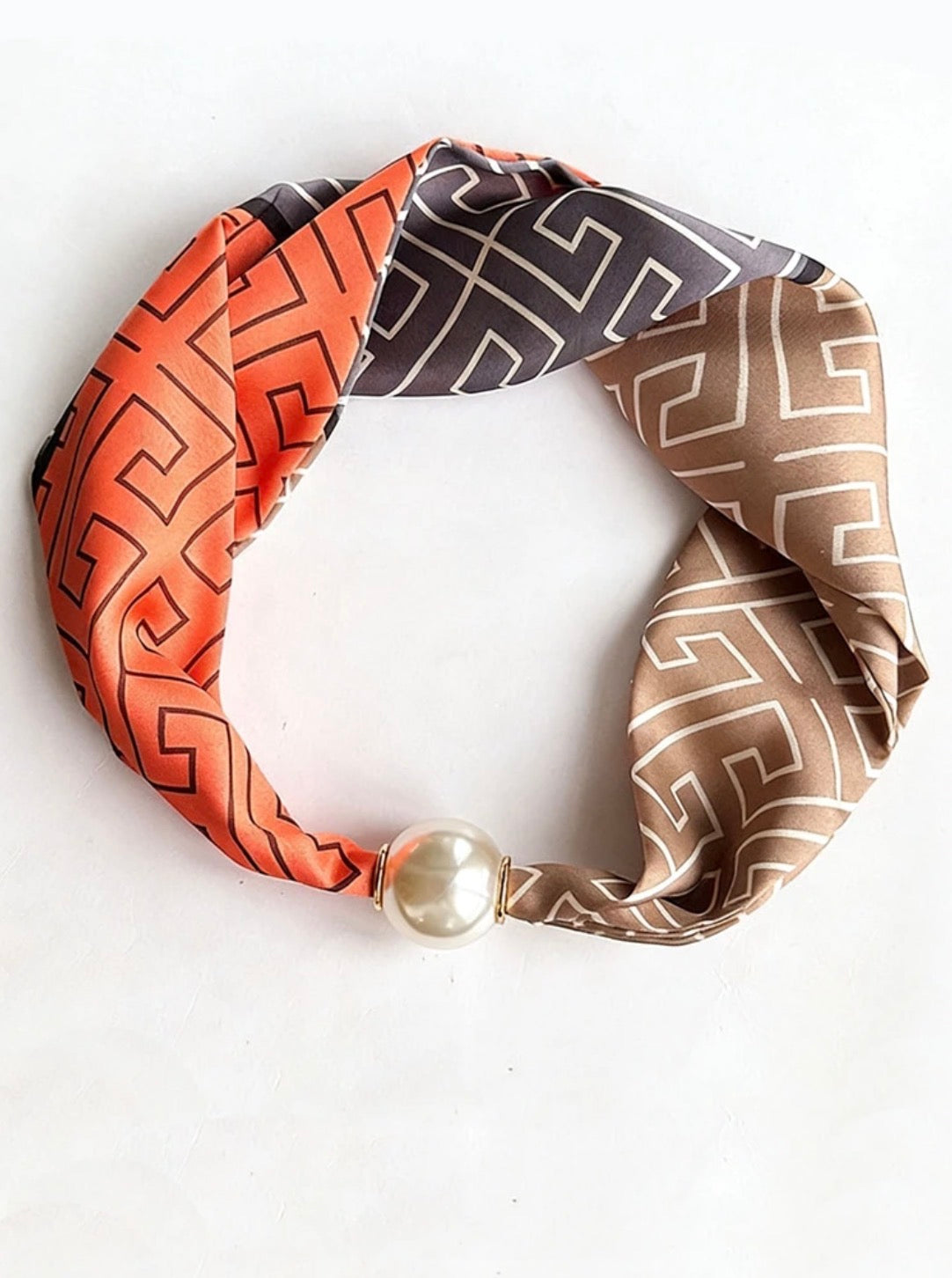 Pearl Magnetic Scarf O