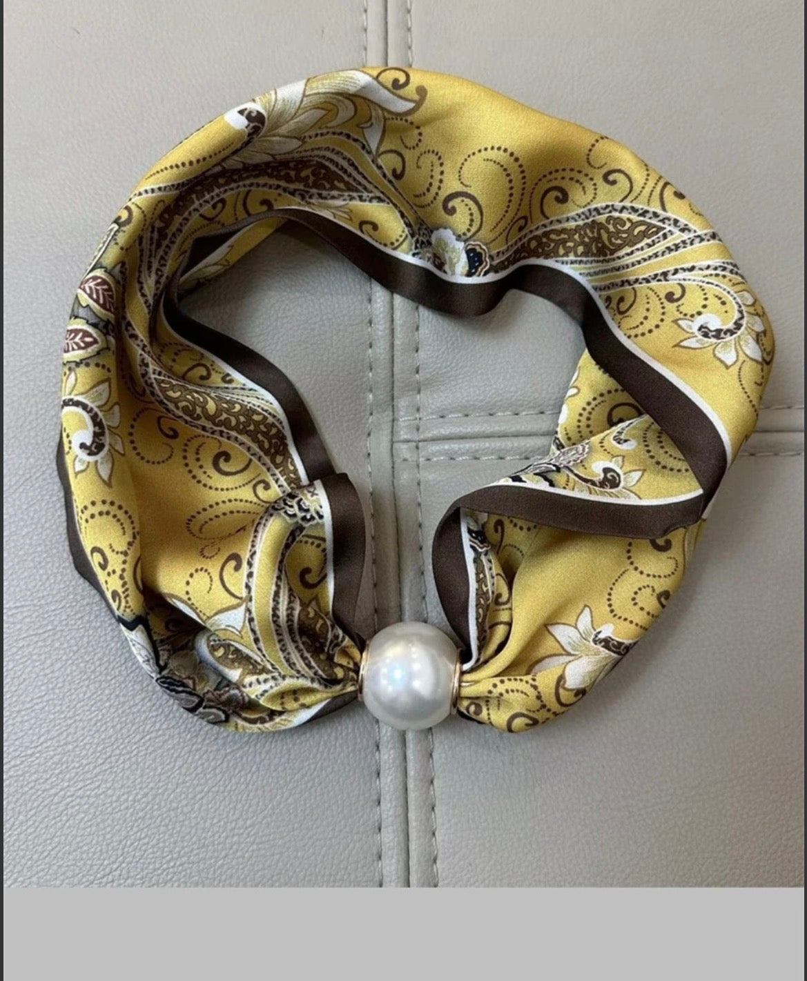 Pearl Magnetic Scarf P