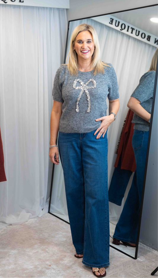 SHORT-SLEEVED SWEATER WITH SEQUIN BOW