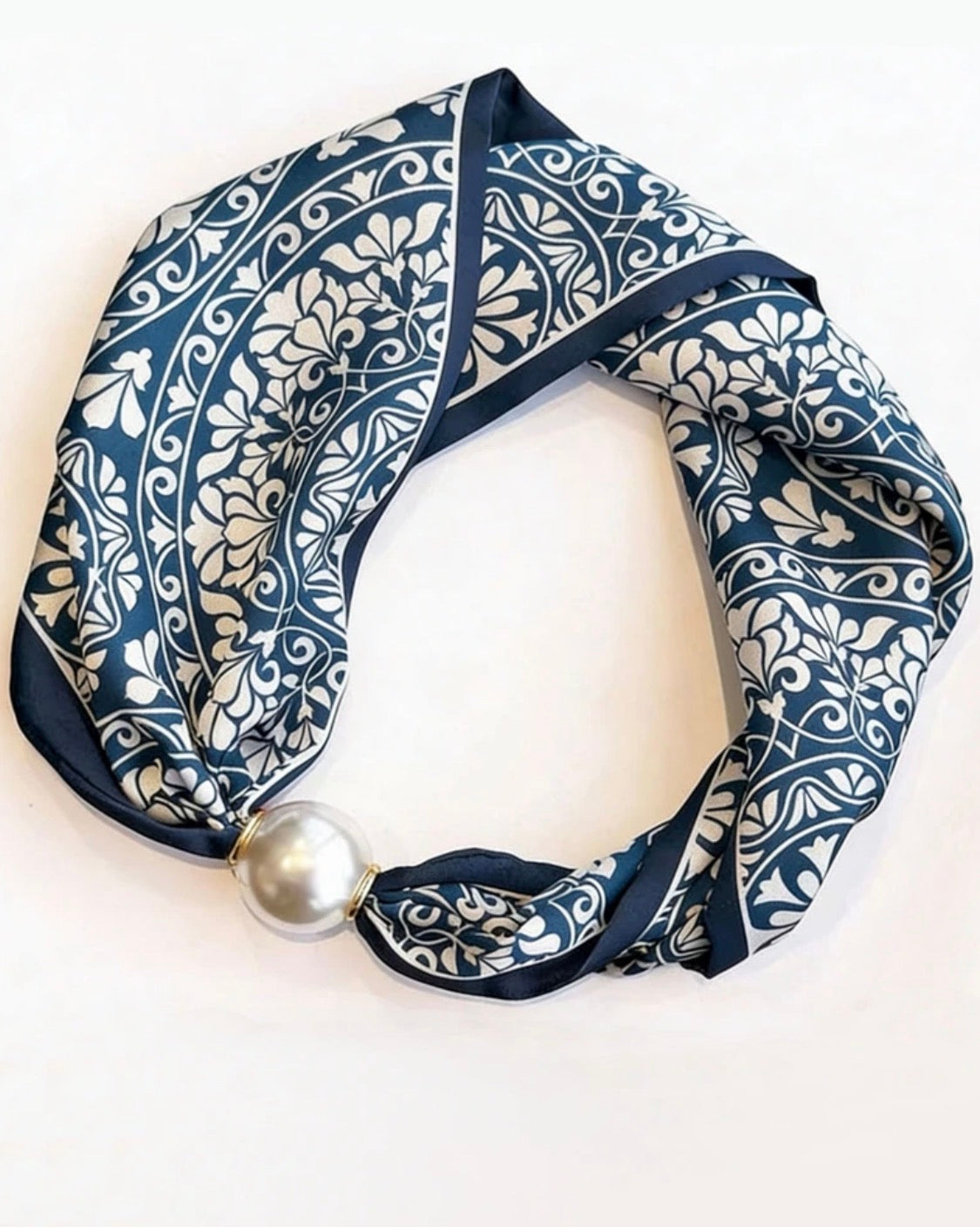 Pearl Magnetic Scarf N