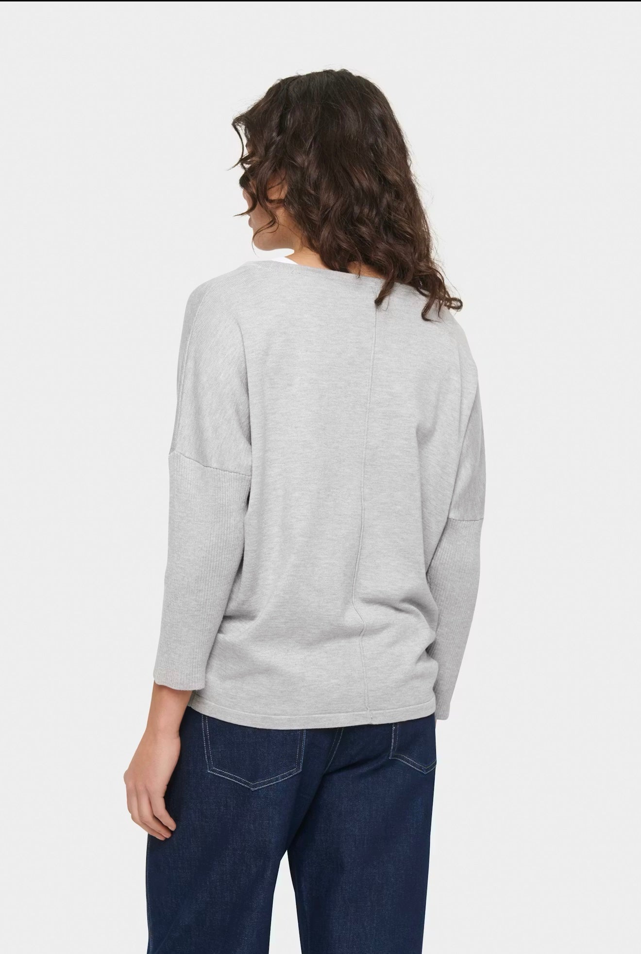 MilaSZ R-Neck Pullover