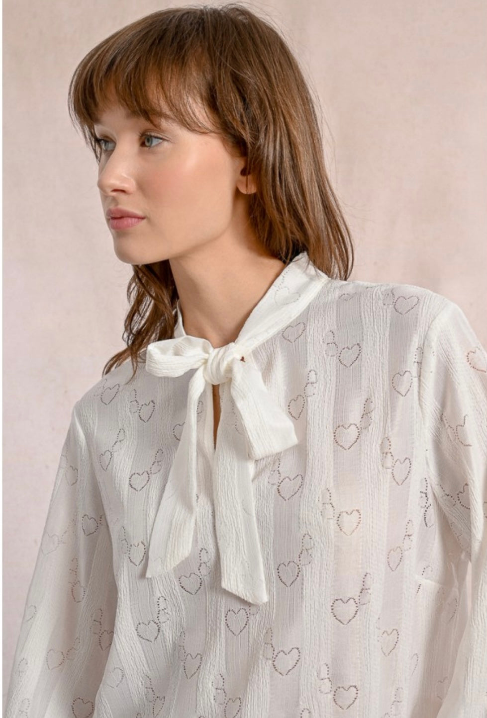 HEART-PATTERNED BOW BLOUSE