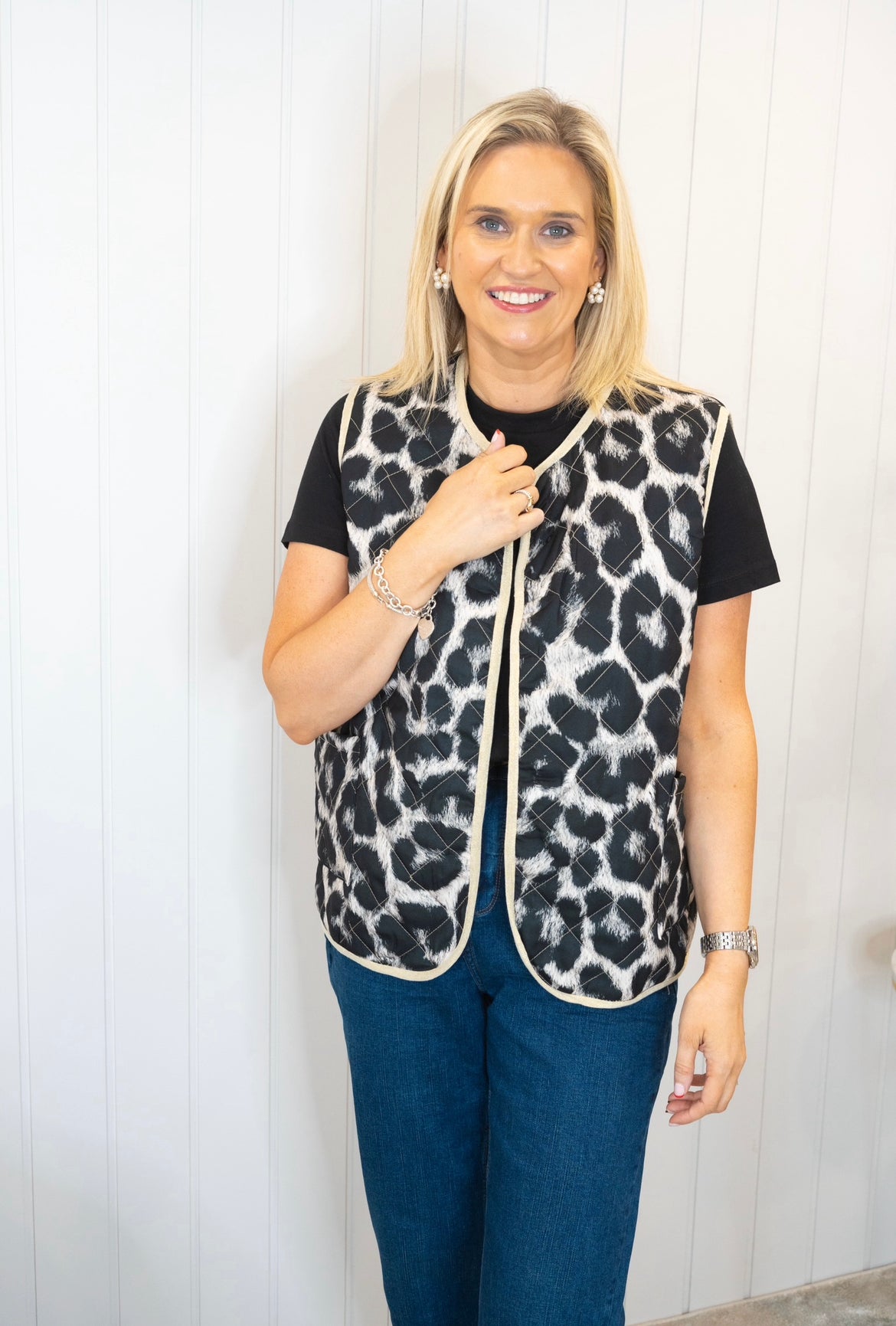 Black/grey leopard gilet