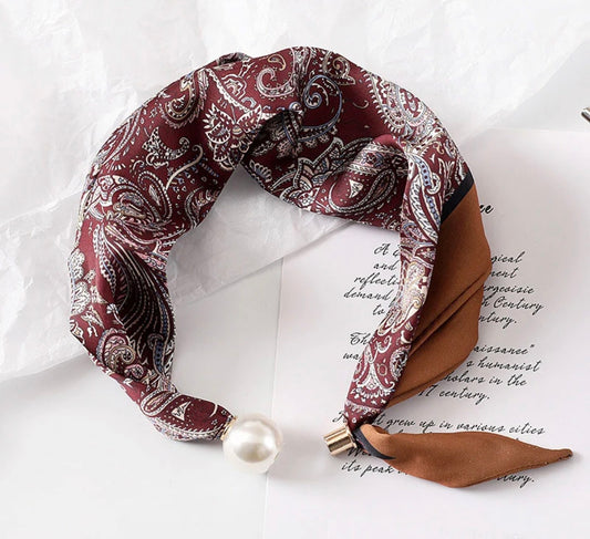 Pearl Magnetic Scarf T