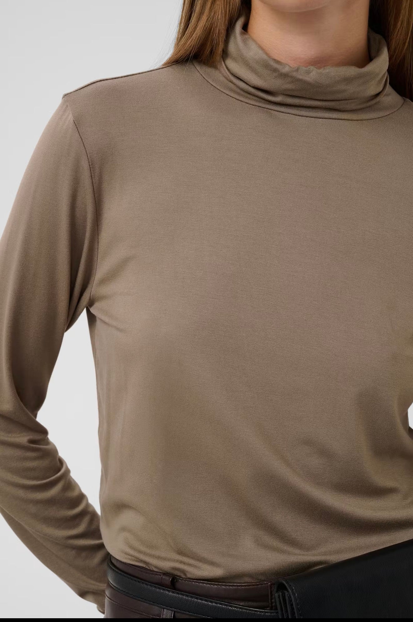 SLHanadi Rollneck