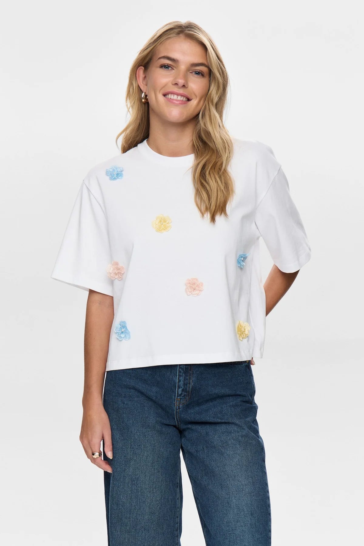 NUFLEURA T-SHIRT