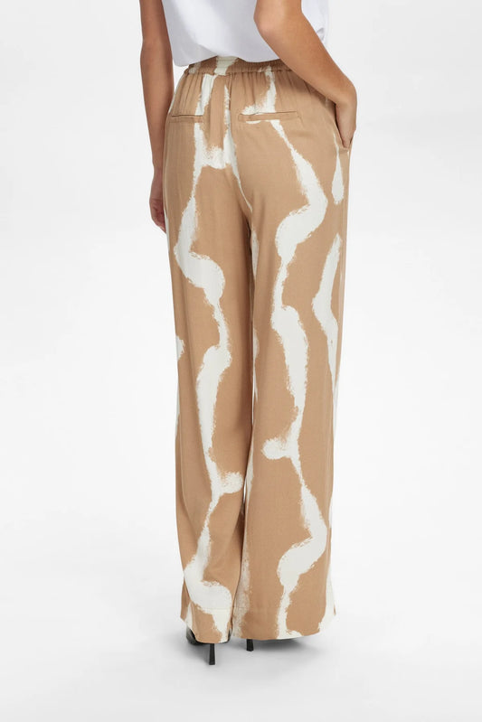 NUESTELLE TROUSERS - Tannin
