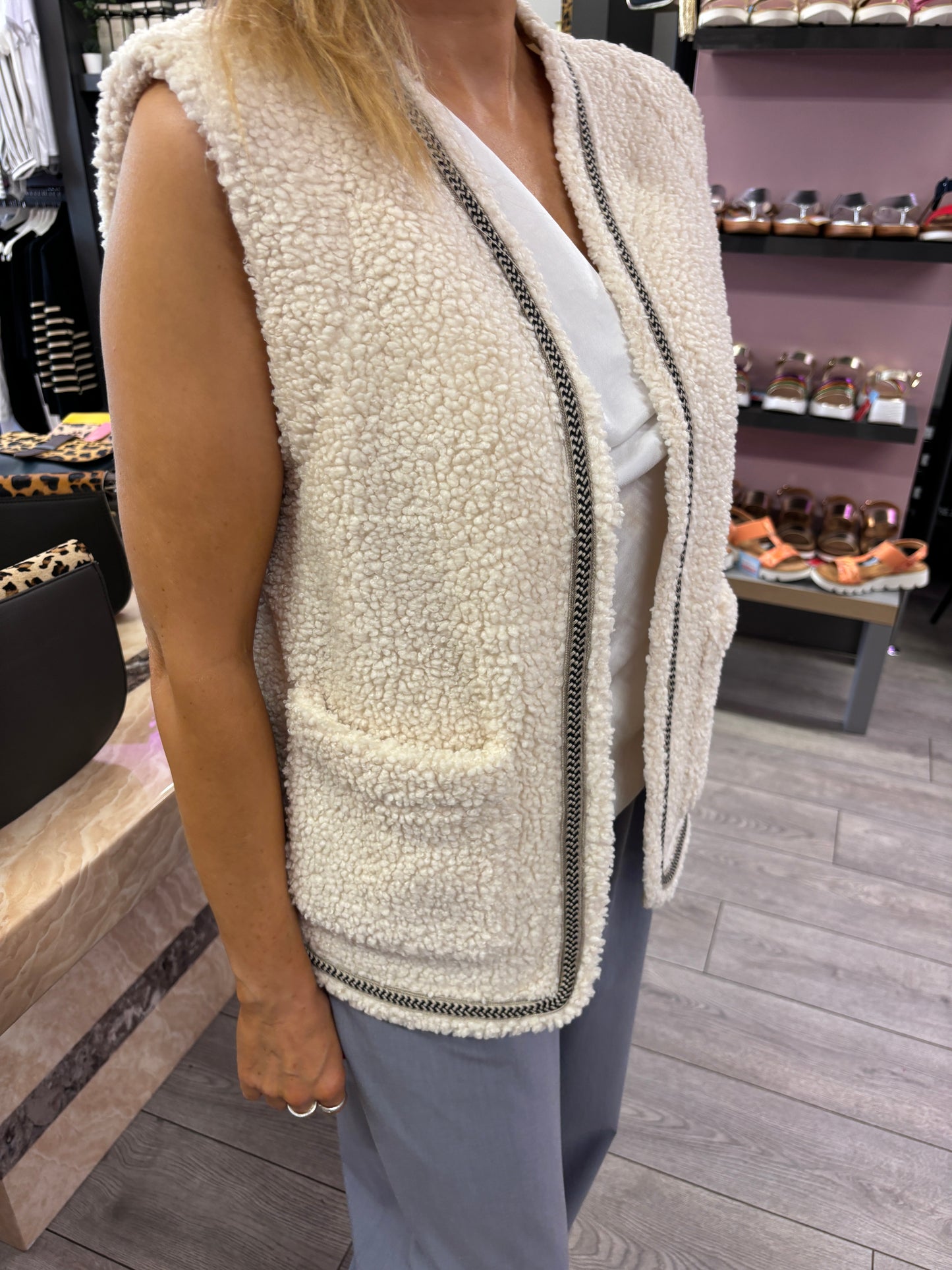 Sherpa gilet (cream)