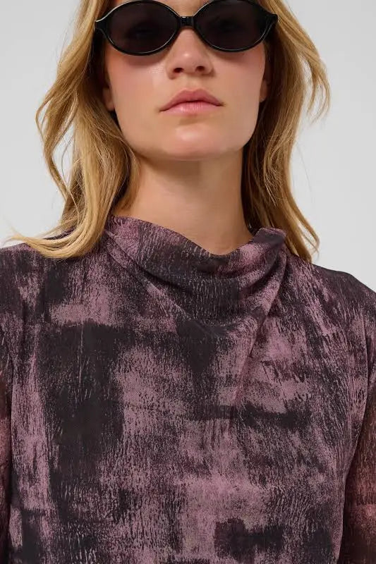 SLAldora Mockneck Top