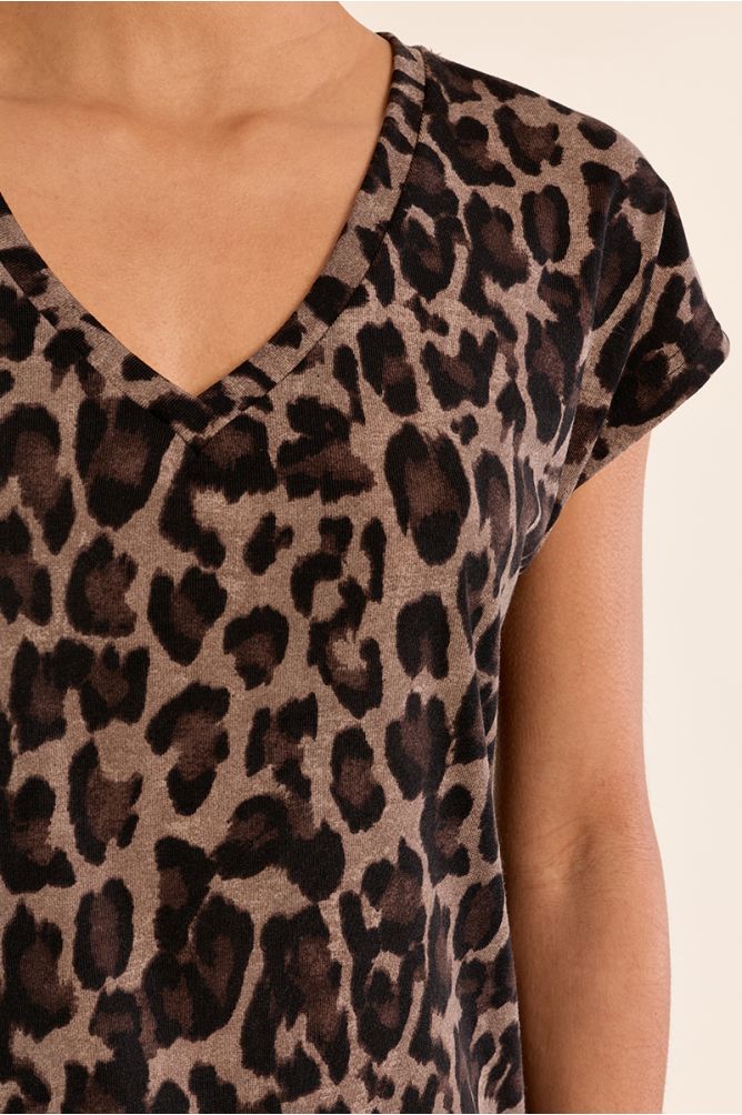 LEOPARD V-NECK T-SHIRT