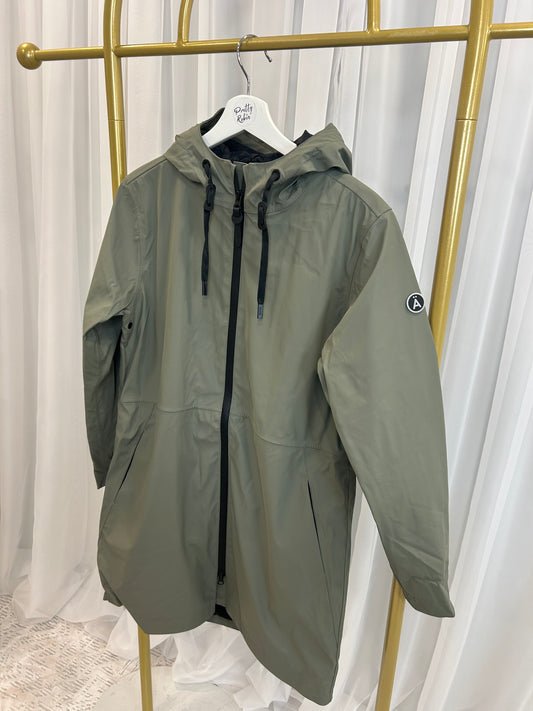 Vand Mulled Basil Coat